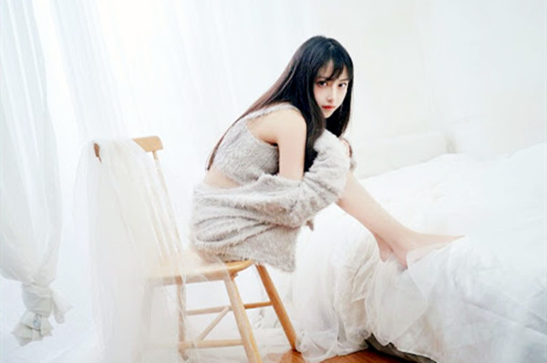 闵儿黑 丝 秘 书 制 服 骚 话