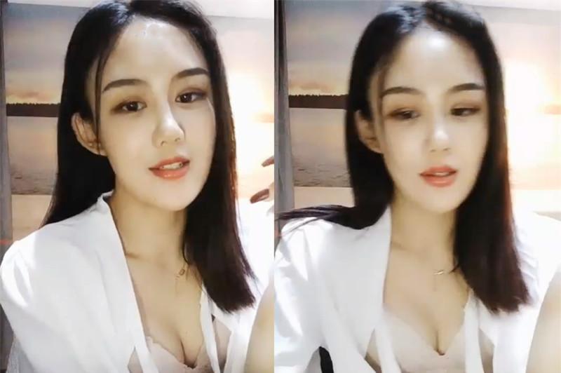 高颜值长相甜美妹子自慰诱惑,张开双腿近距离特写跳蛋塞入扣弄