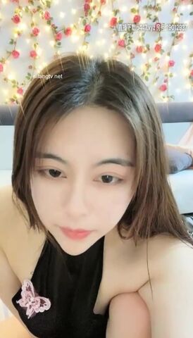 高颜值风韵成熟御姐【佳瑶】巨乳嫩鲍鱼,真是巨粉,呻吟又好听,哥哥们用香蕉插我好吗淫语挑逗!!